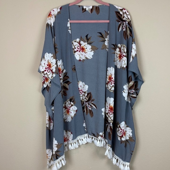 Umgee Gray Floral Kimono w/ Fringe Tassels w/ Open Front & Short Dolman Sleeves - Picture 1 of 7